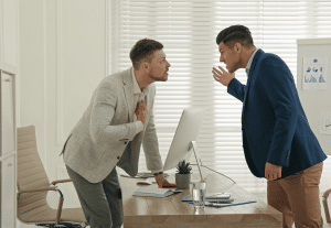 Bagarres entre salariés au travail et conséquences juridiques