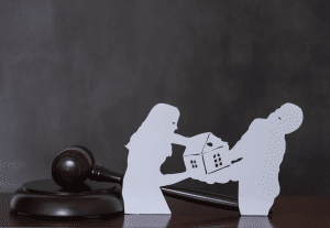 Comment financer un divorce ou une succession lorsque les ressources manquent
