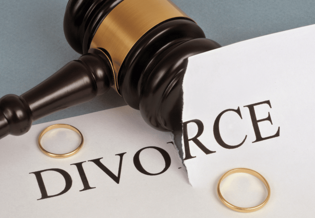 Divorce avant ou après 50 ans des conséquences juridiques très différentes